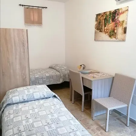 Dimora Corte Antica לינה וארוחת בוקר 3*