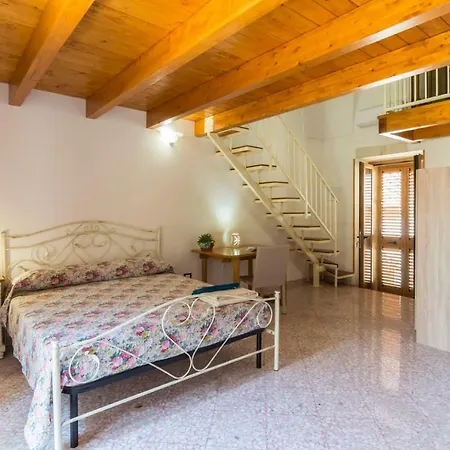 Dimora Corte Antica 3*