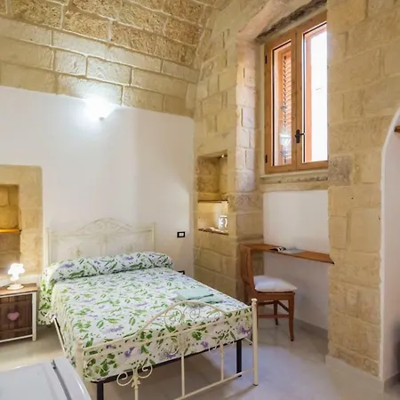 Dimora Corte Antica לינה וארוחת בוקר