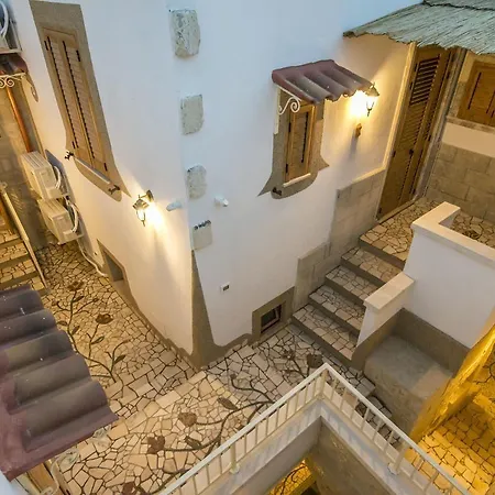 Dimora Corte Antica Bed and Breakfast Scorrano (Apulia)