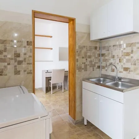 Dimora Corte Antica 3* Scorrano (Apulia)