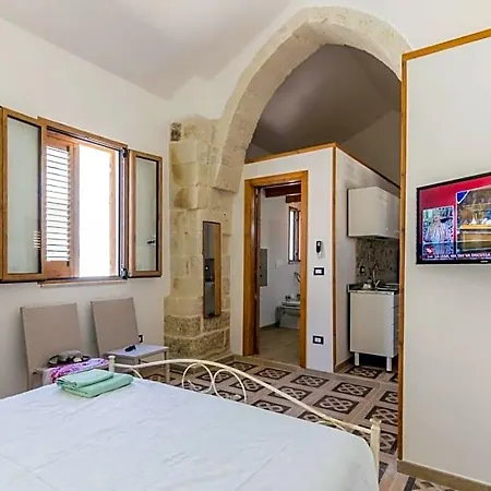 Dimora Corte Antica 3*