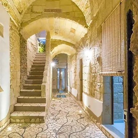 Dimora Corte Antica Oda ve Kahvaltı 3*