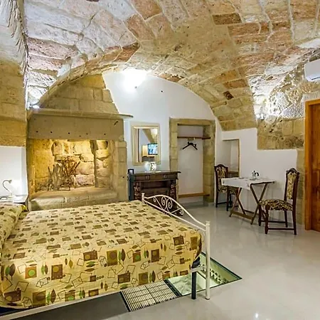 Dimora Corte Antica Oda ve Kahvaltı 3*
