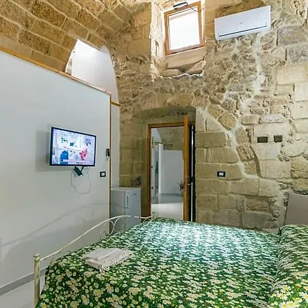 Dimora Corte Antica 3* Scorrano (Apulia)